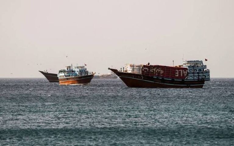 آبنائے ہرمز میں بڑی کارروائی ایران نے 2 بحری جہاز پکڑ لیے 50 افراد گرفتار