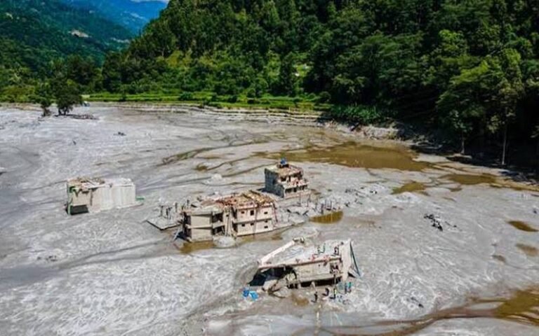 نیپال میں ایک اور سیلاب نے تباہی مچا دی
