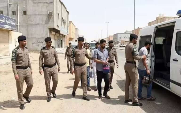ایک ہفتے میں 10 ہزار سے زائد غیر ملکی ڈی پورٹ 14 ہزار گرفتار