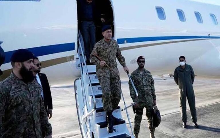 فیلڈ مارشل عاصم منیر اہم دورے پر ایران پہنچ گئے