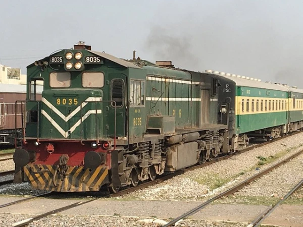pakistan railway1764114352 0