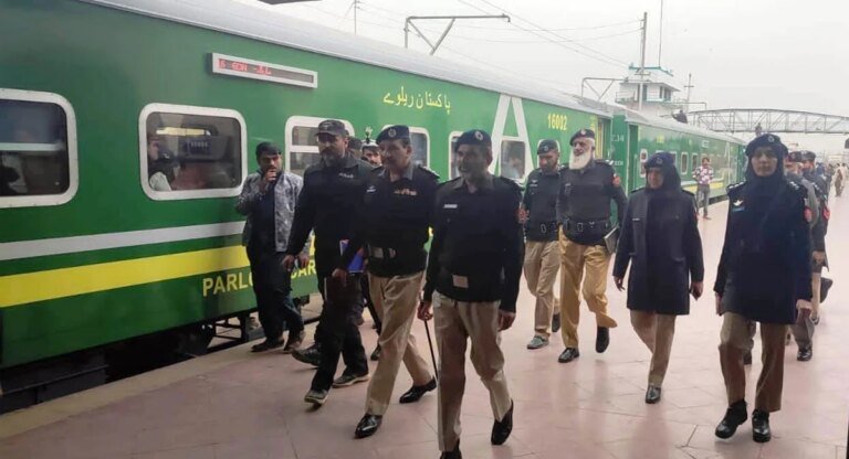 Pakistan Railways assigns ticket-checking duties to police
