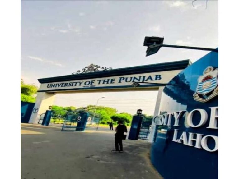 پنجاب یونیورسٹی میں گوگل کیریئر سرٹیفکیٹس کے تعارفی سیشن اور روڈ شو کا انعقاد سیشن میں یونیورسٹی کے مختلف شعبہ جات سے تعلق رکھنے والے طلبہ نے بھرپور شرکت
