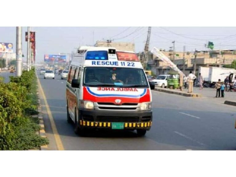 رائیونڈ میں دو سالہ بچہ گندے پانی کے جوہڑ میں ڈوب کر جا ں بحق علاقے میں سیوریج سسٹم موجود نہ ہونے کی وجہ سے علاقے کے لوگ پانی جوہڑمیں ڈالتے ہیں.اہل علاقہ