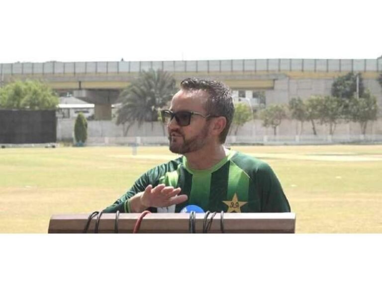 بھارت ایک بینچ مارک بن چکا، پاکستان کے لیے چیلنج اس معیار تک پہنچنا ہے : مائیک ہیسن بھارت اچھی کرکٹ کھیل رہا ہے، اگر ایشین گیمز میں بھارتی ٹیم سے سامنا ہوا تو پاکستان بھرپور مقابلہ کرے گا : ہیڈ کوچ