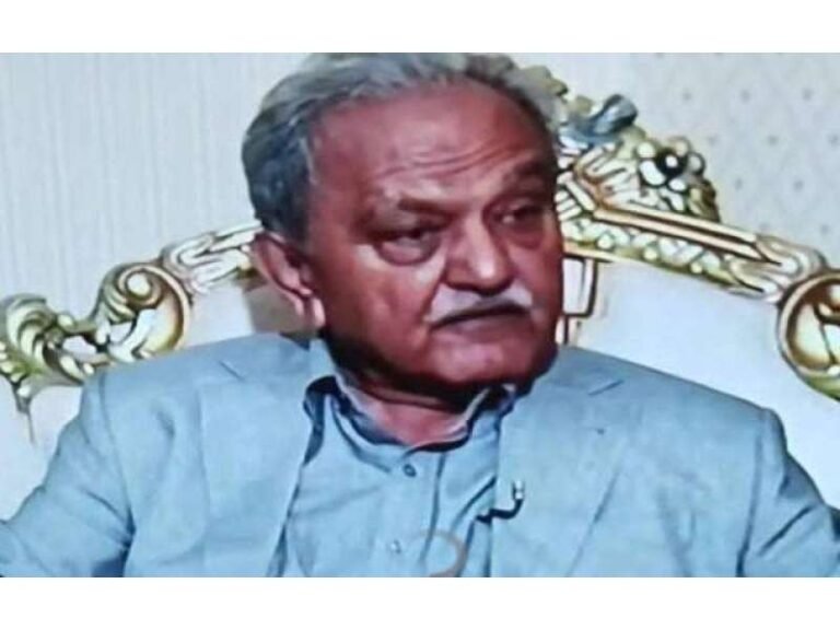 مسلح افراد نے سابق صوبائی وزیرعلی حسن چاہنیو کو گھر سے اغوا کرلیا لین دین کا معاملہ بھی لگتاہے ‘تفتیش شروع کردی گئی ہے. ایس ایس پی سانگھڑ‘رکن قومی اسمبلی شازیہ مری کا اظہار تشویش