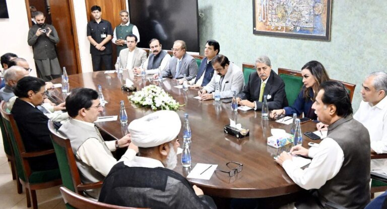 PTI holds firm on Oct 4 long march as govt-opposition talks underway