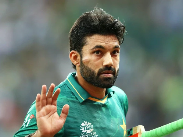 مجھے کیوں نکالا وجوہات بتائیں، رضوان کا سینٹرل کنٹریکٹ پر دستخط سے انکار