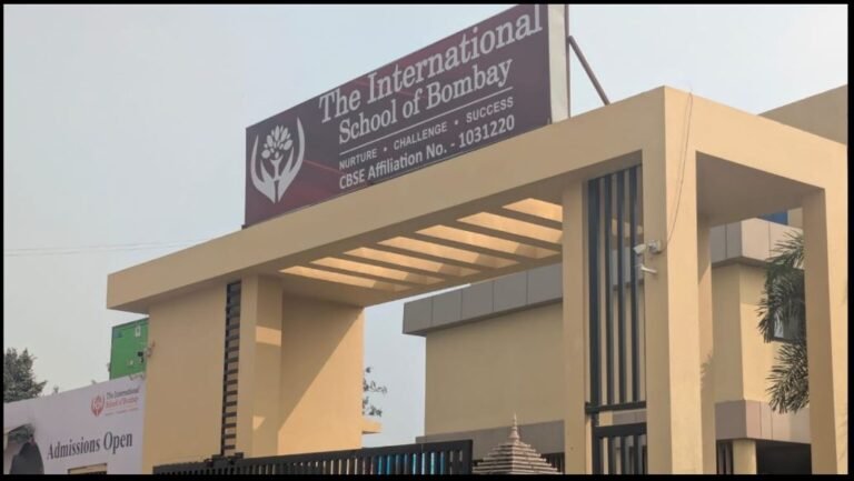 اسکول میں ہندو اور مسلم طلبہ کے لیے الگ الگ سالانہ تقریبات  