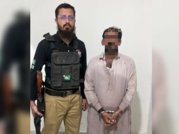 کراچی، تلخ کلامی پر سیکیورٹی گارڈ کی فائرنگ سے ریٹائرڈ ڈی ایس پی کا بیٹا جاں بحق