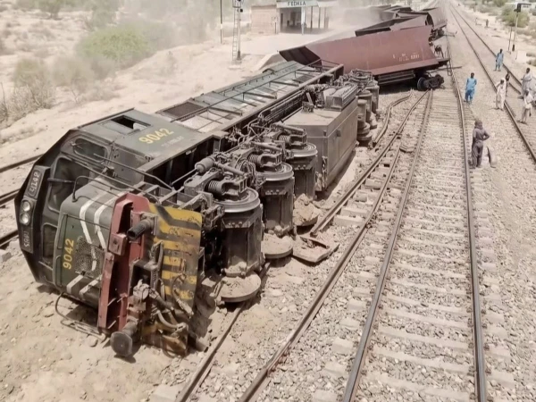 train overturn1787827430 0