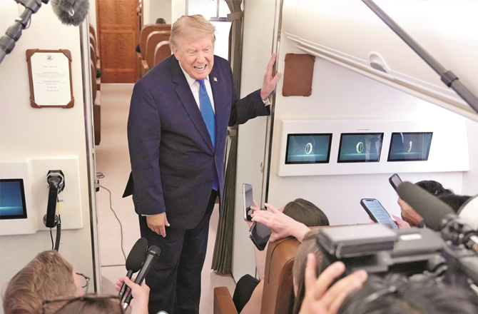 ٹرمپ کا تیل کمپنیوں کو انتباہ: "بہت کما لیا، اب امریکیوں کو سستا تیل فراہم کرو" 22 trump 5826 d