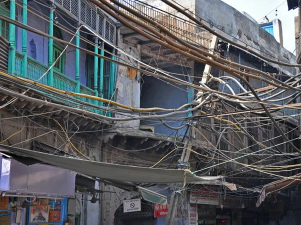 لاہور میں لٹکتی تاروں اور اوورلوڈ کیبلز سے ہونے والے نقصانات سے بچنے کیلیے کمیٹی قائم 7 untitled 2026 01 23t080358 5181769137501 0