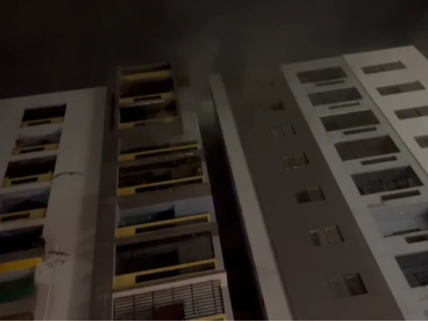 کراچی: ملیر کینٹ کے قریب شاپنگ مال کی عمارت میں لگنے والی آگ پر قابو پا لیا گیا 84 untitled 2026 03 21t054822 2121774054509 0