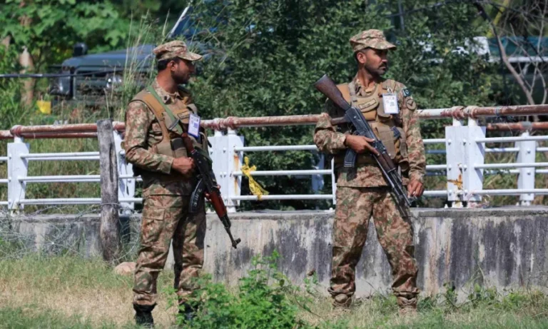 قلات میں سکیورٹی فورسز کی کارروائی؛ 5 دہشت گرد ہلاک، 23 مغوی بازیاب