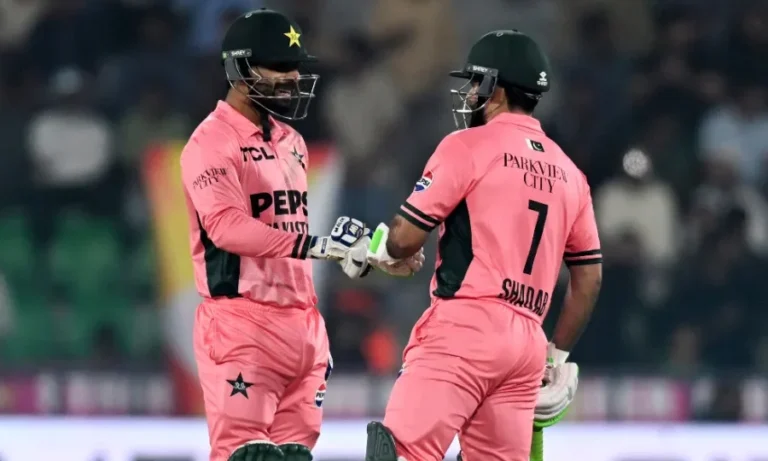 سہ ملکی سیریز، اعصاب شکن مقابلے میں گرین شرٹس نے انگلینڈ کو 1 وکٹ سے شکست دے دی