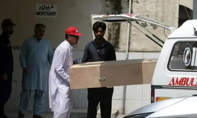 پمز اسپتال سانحہ؛ جاں بحق 14 بچوں کی میتیں ورثاء کے حوالے، والدین غم سے نڈھال