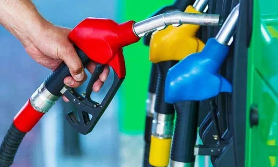 پیٹرول کی قیمت میں کمی.webp