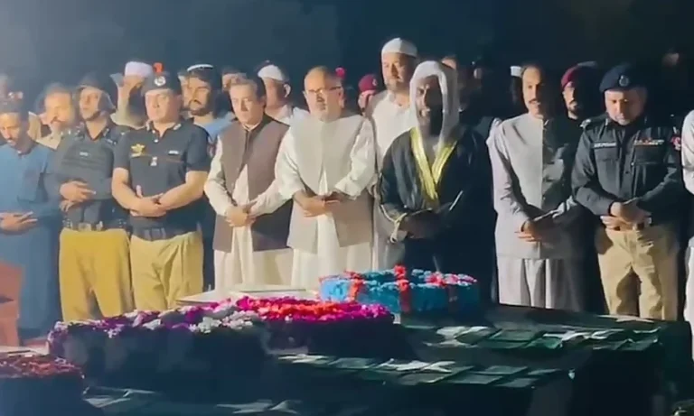 کوہاٹ مسجد حملہ، شہداء کی نماز جنازہ ادا کر دی گئی