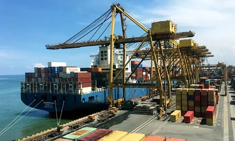 کراچی پورٹ، ہچسن ٹرمینل پر کارگو ہینڈلنگ وقت نصف سے بھی کم ہو گیا 53 ہچسن ٹرمینل.webp