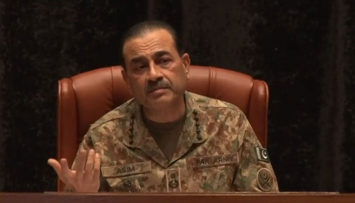 نوجوان افسران قوم کی خدمت کو اپنا نصب العین بنائیں: فیلڈ مارشل سید عاصم منیر