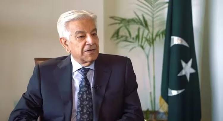اسلام آباد : جب تک اسرائیل کا وجود باقی ہے، خطے میں امن نہیں ہو سکتا، ایران کی مزاحمت ، طاقت اور جرات مندانہ حملوں نے اسرائیل کے ناقابل تسخیر دفاع کے دعوؤں کی قلعی کھول دی ہے، وزیر دفاع  پاکستان خواجہ آصف