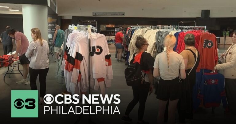 Annual blowout sale at Wells Fargo Center brings out Philadelphia sports fans