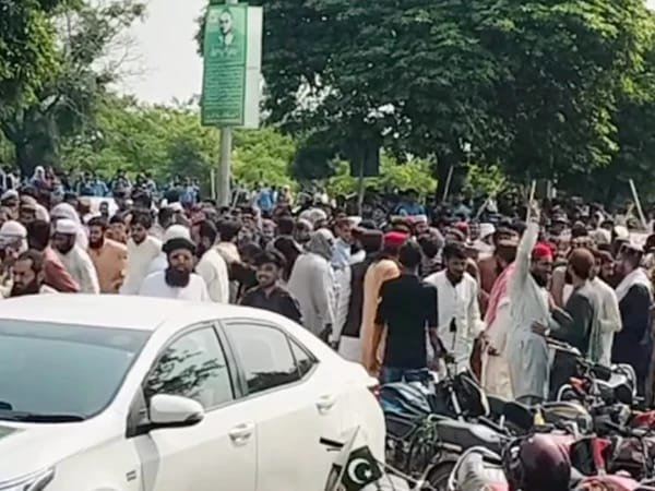 Protests and Clashes in Pakistan’s Capital After Demolition of Madani Mosque; Clerics Begin Reconstruction
