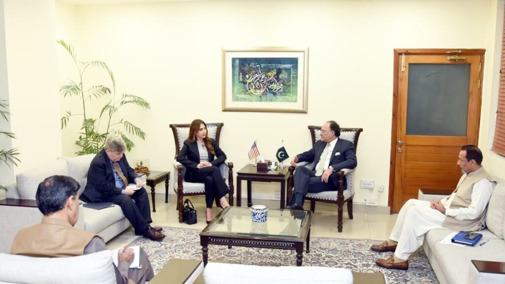 Pakistan, United States Pledge to Expand Trade and Investment Ties 2 img 20250815 wa15628095279877612734408