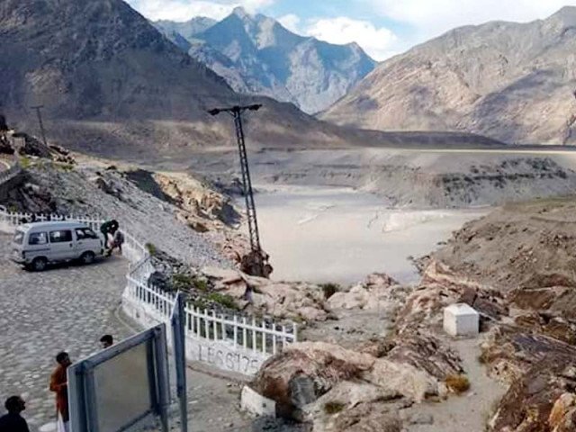 G-B traders reject tax deal, continue sit-in | The Express Tribune