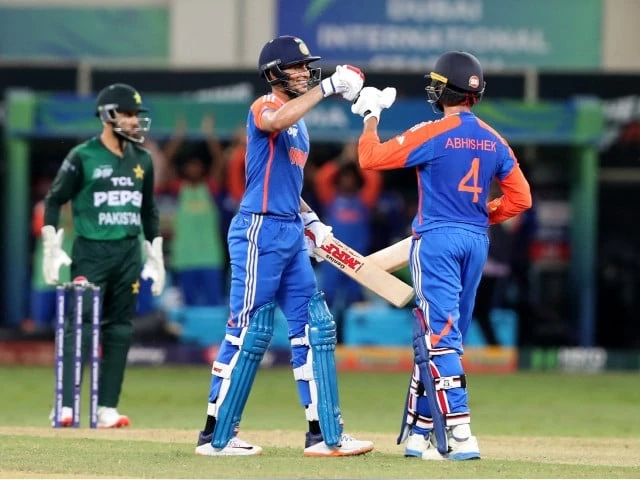 ‘Breach of Spirit’ - Tharoor slams India’s handshake snub to Pakistan | The Express Tribune