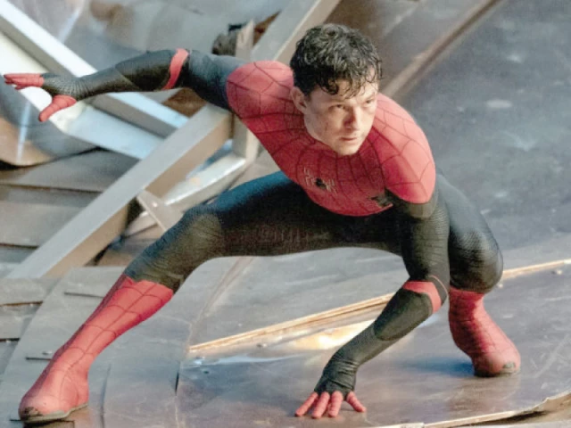 Tom Holland injured in stunt accident | The Express Tribune