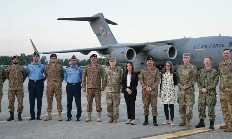 US Military Delivers Flood Relief Aid to Pakistan