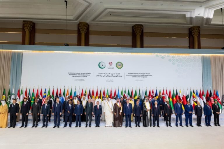 Pakistan, Egypt Leaders Meet on Sidelines of Emergency Arab–Islamic Summit in Doha