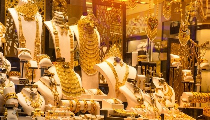 Pakistan’s Tax Authority Targets Jewelers, Real Estate Firm in Crackdown