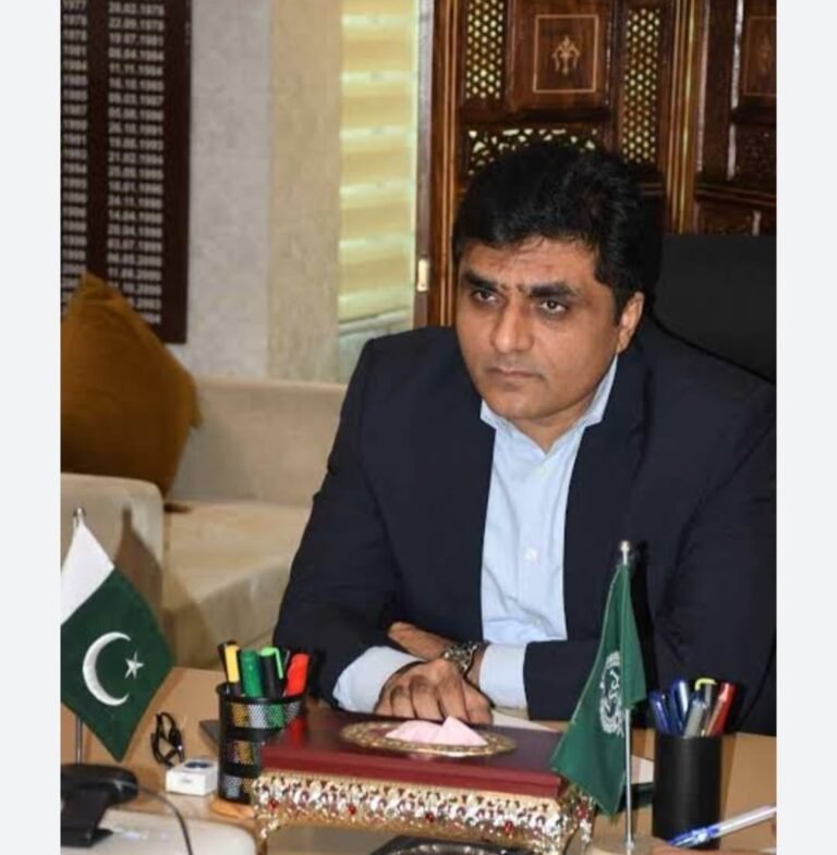 Commissioner Vows Modern Medical Facilities for Workers