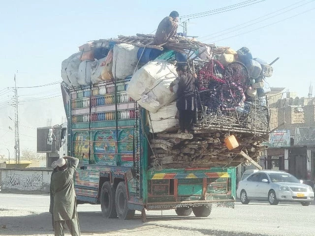 Govt moves to shut Afghan refugee camps | The Express Tribune