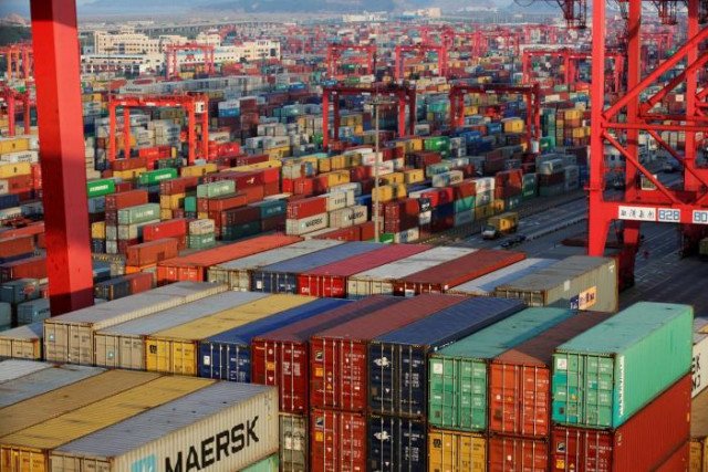 Trade deficit surges 33% to $9.4b in Q1 | The Express Tribune