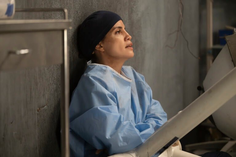 ‘Grey’s Anatomy’ Star on Show Exit: “There Should be a Dead ‘Grey’s’ Doctor Club”
