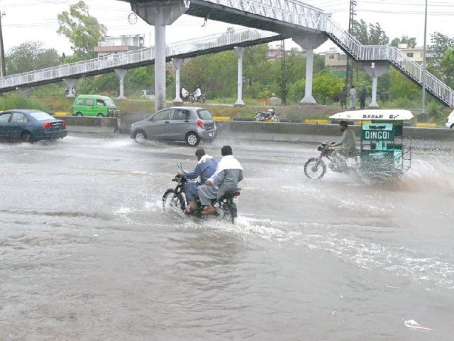 PMD forecasts rain, thunderstorms across northern Pakistan | The Express Tribune
