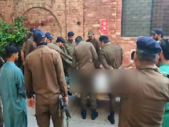 Husband allegedly poisons wife to death in Vehari | The Express Tribune