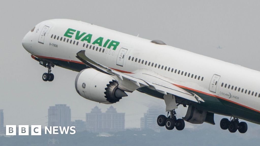 Eva Air: Taiwan airline apologises for asking dead flight attendant for paperwork
