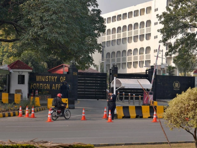 Pakistan slams India at UN over Kashmir, says settler policy violates international law | The Express Tribune