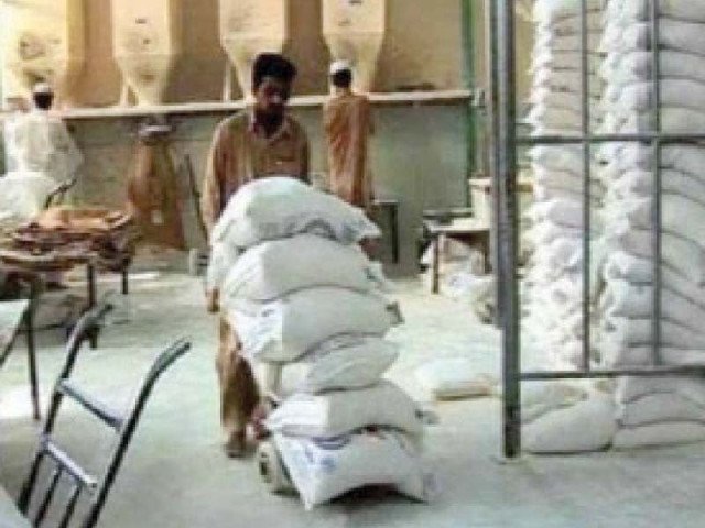 Flour prices soar as Punjab blocks supply to K-P | The Express Tribune