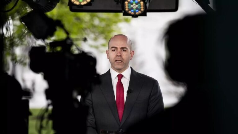 Trump’s appointee’s case for bigger rate cuts fails to move Fed