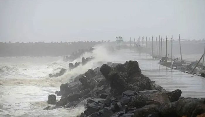Cyclone ‘Shakti’ Weakens Over Arabian Sea, Now 910 km from Karachi