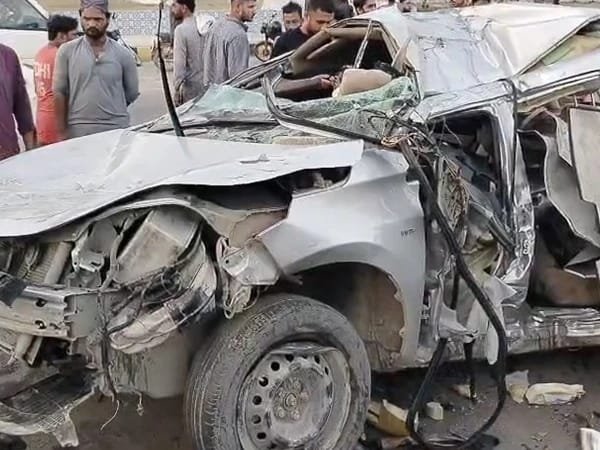 Three women, including mother and daughter, killed in tragic Karachi car accident