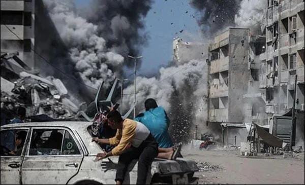 Israeli Airstrike Kills 11 Members of Same Family in Gaza, Violating Ceasefire Agreement