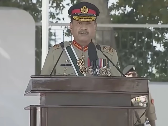 Field Marshal vows to defend 'every inch' of Paksitan during the 152nd passing-out parade at PMA, Kakul | The Express Tribune