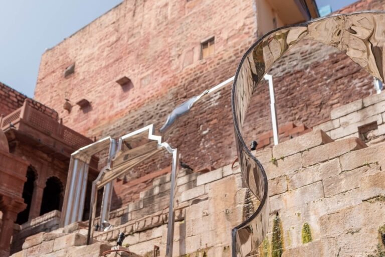 Subterranean Inversion: Structures of Forgetting featured sculptures draped across the Mahila Baag Jhalra stepwell. Photo: RMZ foundation